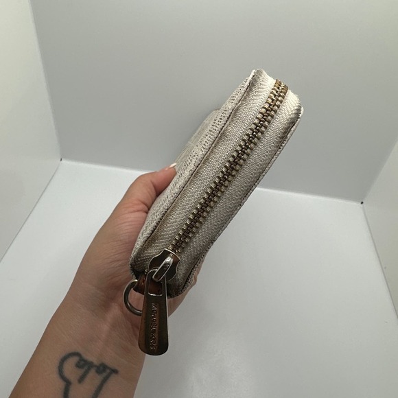 MICHAEL KORS Jet Set Zip Around Wallet - Picture 6 of 12